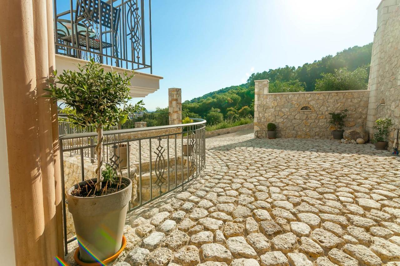 Natura Luxury Suites Parga Ngoại thất bức ảnh