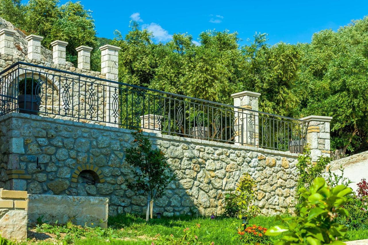 Natura Luxury Suites Parga Ngoại thất bức ảnh