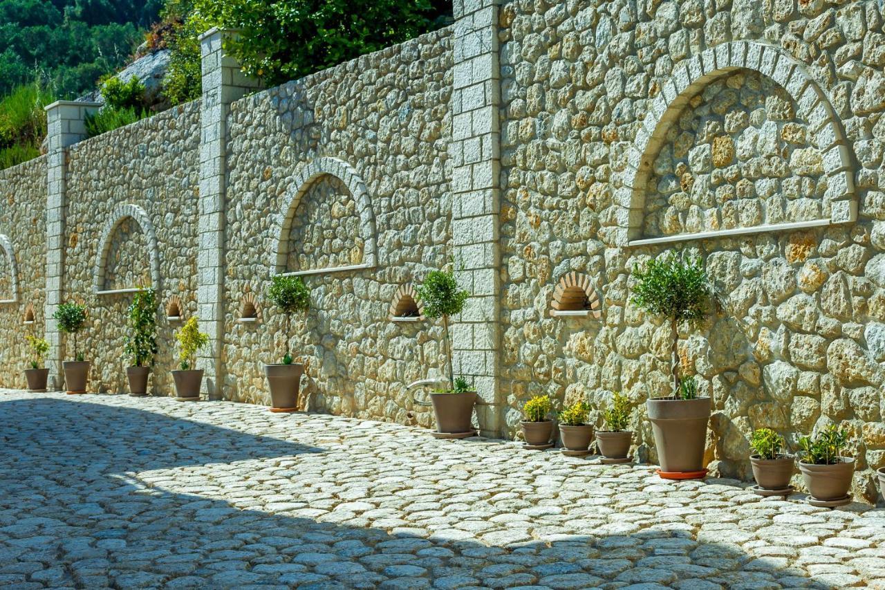 Natura Luxury Suites Parga Ngoại thất bức ảnh
