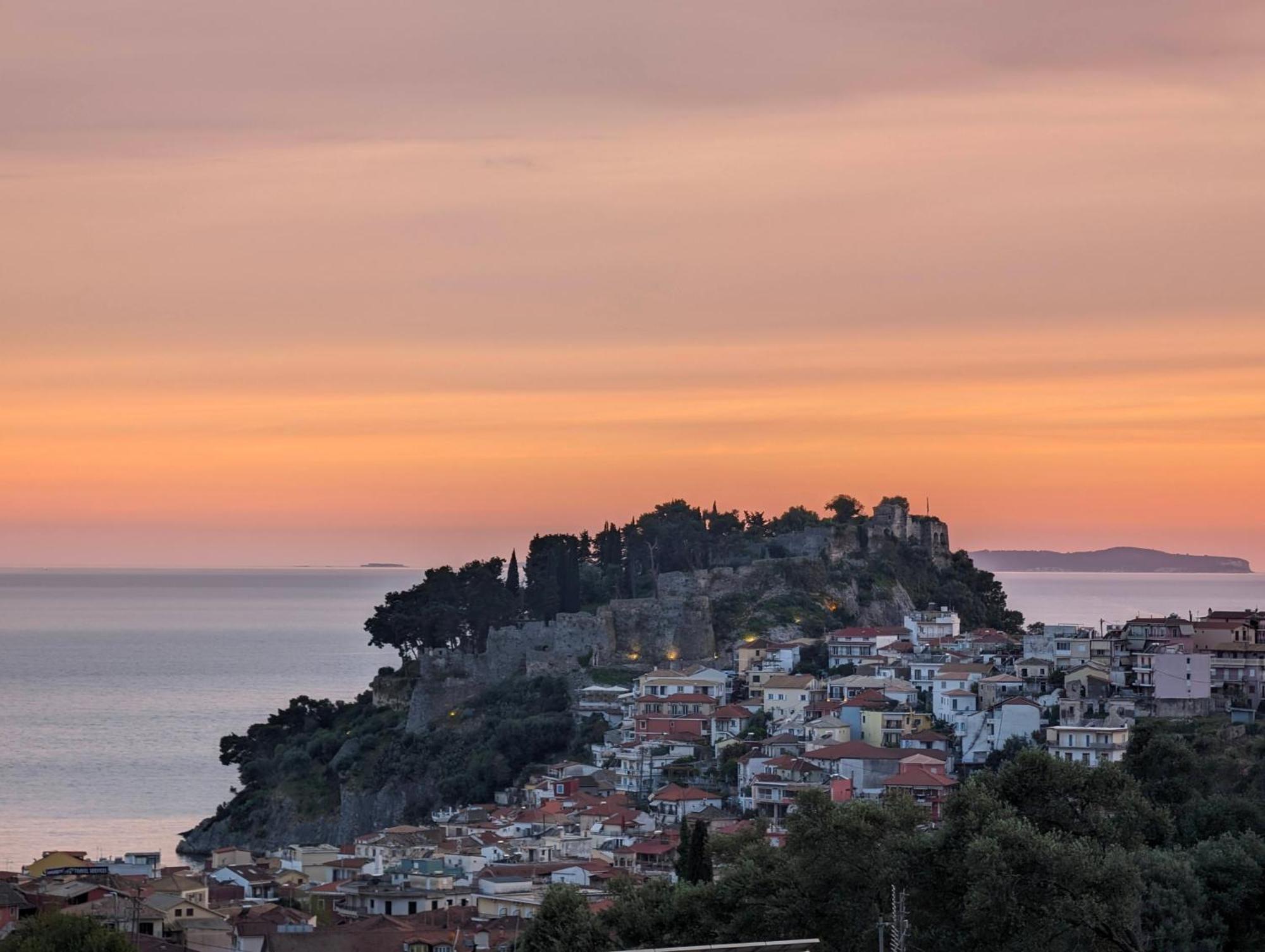 Natura Luxury Suites Parga Ngoại thất bức ảnh